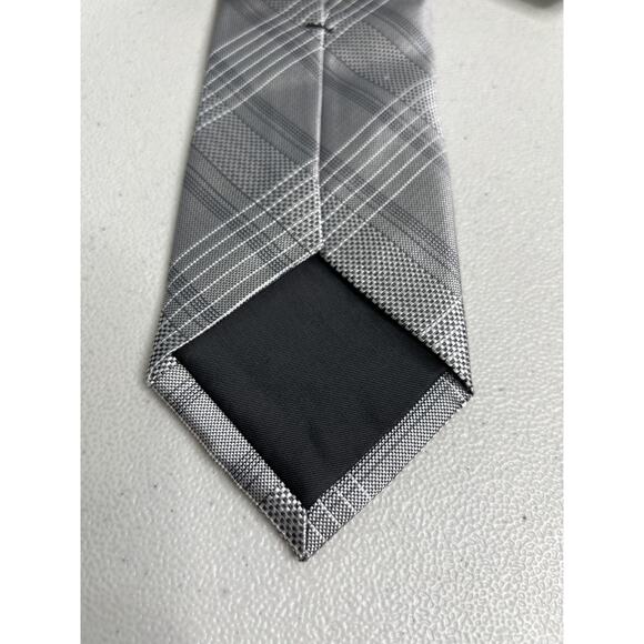 Calvin Klein Gray Plaid Pattern Silk Blend Slim Designer Tie NWT - Picture 6 of 7